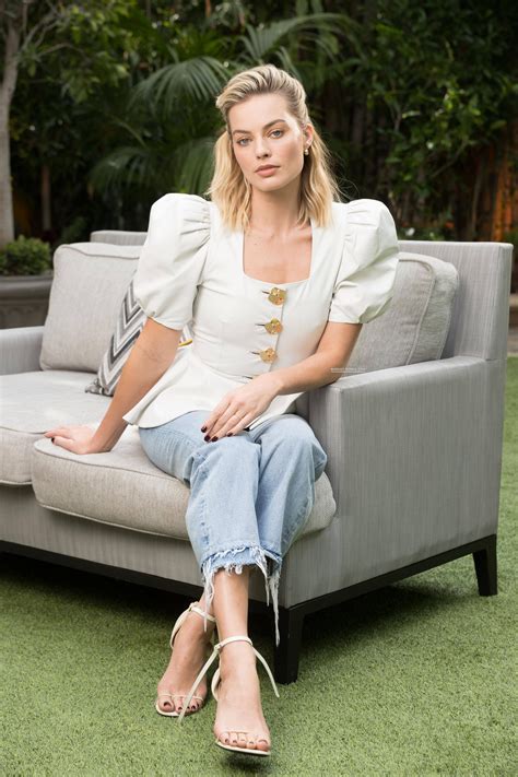 margot robbie wikifeet|Margot Robbies Feet << wikiFeet